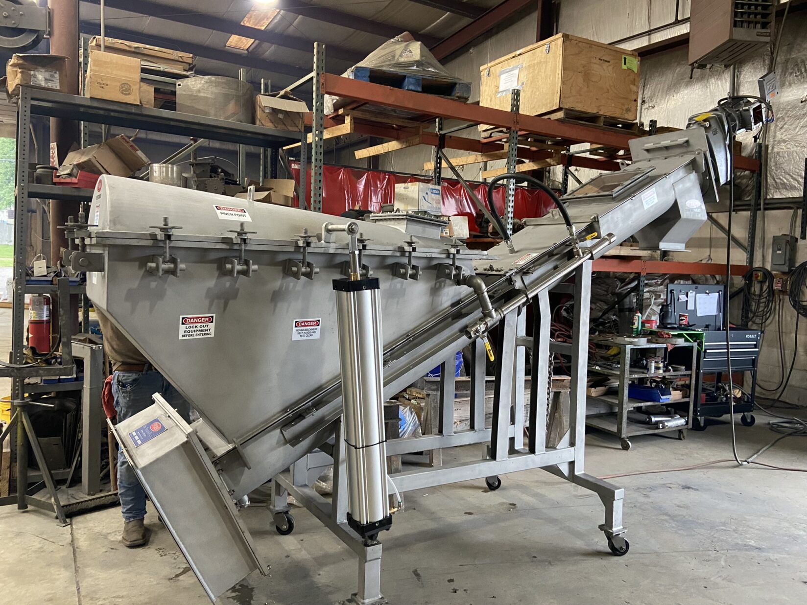 Model E-6 with Twin Screw Feeder